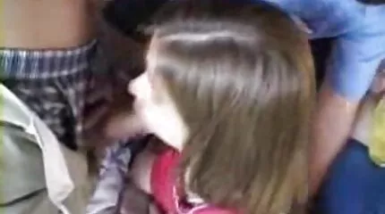 In een chique kamer was ouderen sex film een rondborstig Blondine rijden een lul