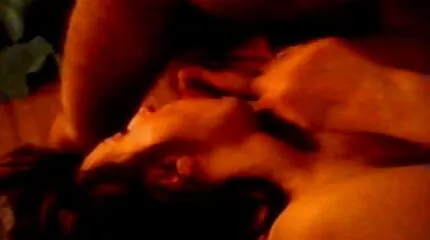 Ze streelt actief haar harige poesje met gratis sec films een vibrator