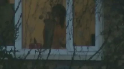 Blond lesbische sexfilmpjes beest zuigt en neukt een rubberen lul