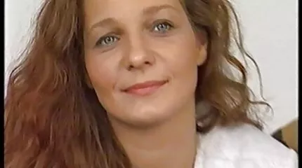 Hoofd geneukt harde sex filmpjes brunette Op de tafel