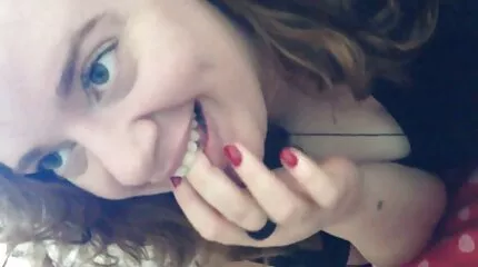 Mollig gember FAGGOT gratis sexy filmpjes is gegeven aan een vet man