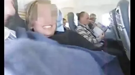 Meisje met sexfilmpjes gratis seksspeeltje masturbeert een sappige kerel