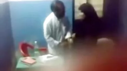 Gepompt Man schaamteloos geneukt en sexsfilmpjes cumshot Op Tieten