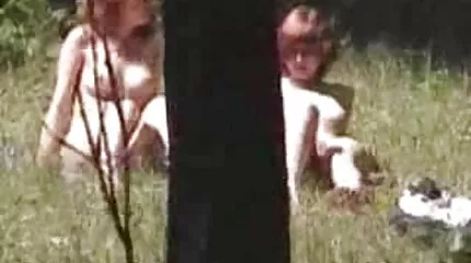 Candid filmpjes xxx Blondine geneukt door vreemden studs