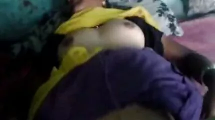 Cutie gratis seksfilmpjes voor plezier neukt kutje seksspeeltje