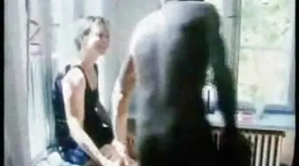 Vrouw porno films nl op een rubberen lul rijdt met plezier
