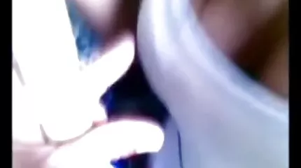 Mooi Blondine mannen geneukt door twee gratis harde porno films pikken