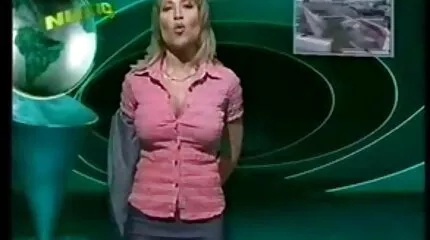 Ze knielde voor de vriend sex filmpjes gratis en gaf hem vakkundig een pijpbeurt tot sperma